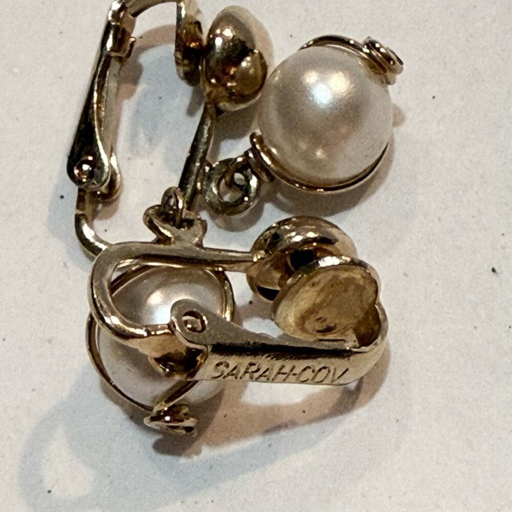 Avon Sarah Coventry Lot of Clip on Earrings Pearl And Ruby Lot of 6 - Picture 6 of 9